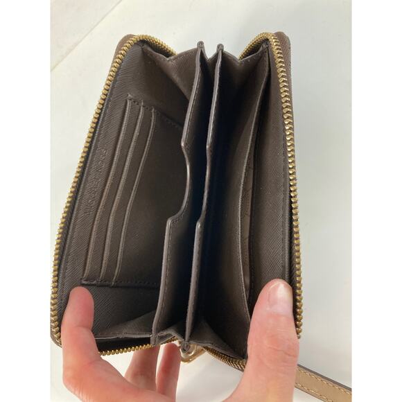 MICHAEL KORS MEDIUM SAFFIANO LEATHER SIGNATUE PRINT WALLET - Picture 8 of 11